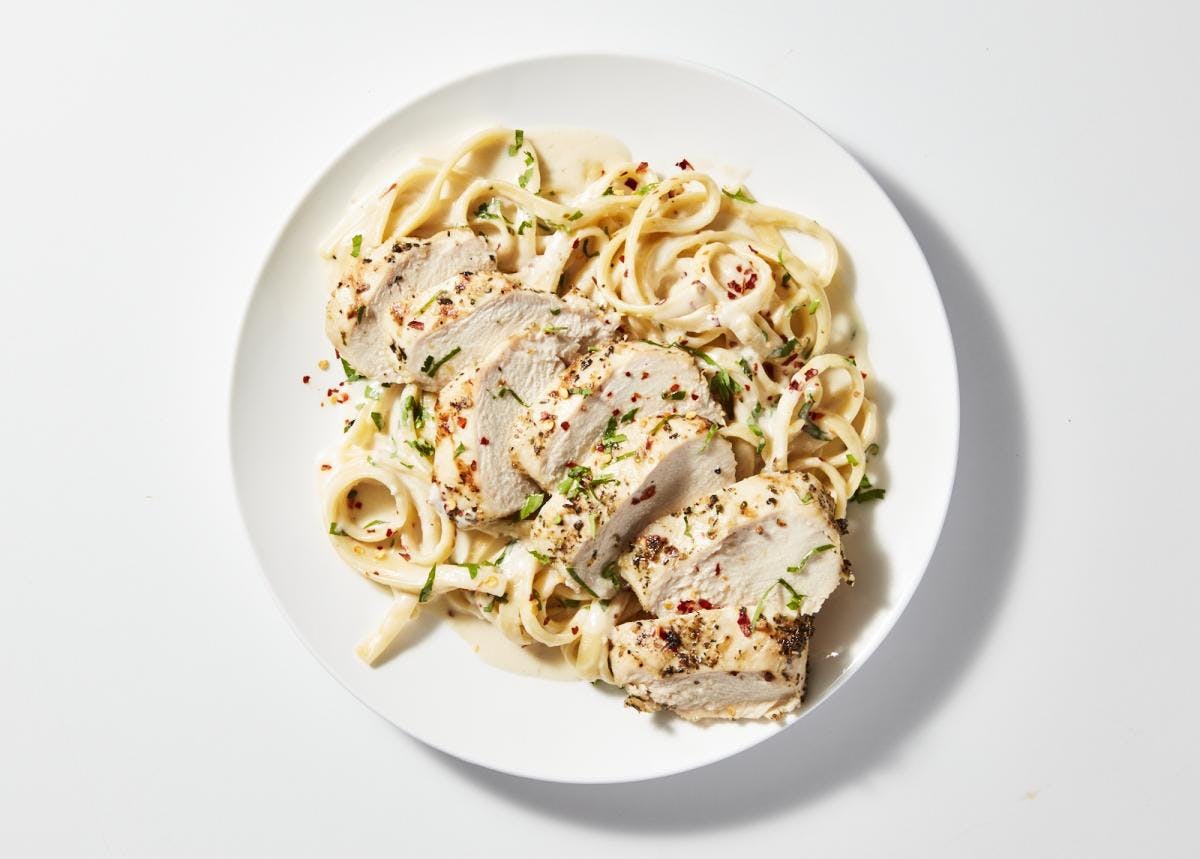 230531_cookunity_trufflealfredochickenfettucine_meenasreenivas_0314-3